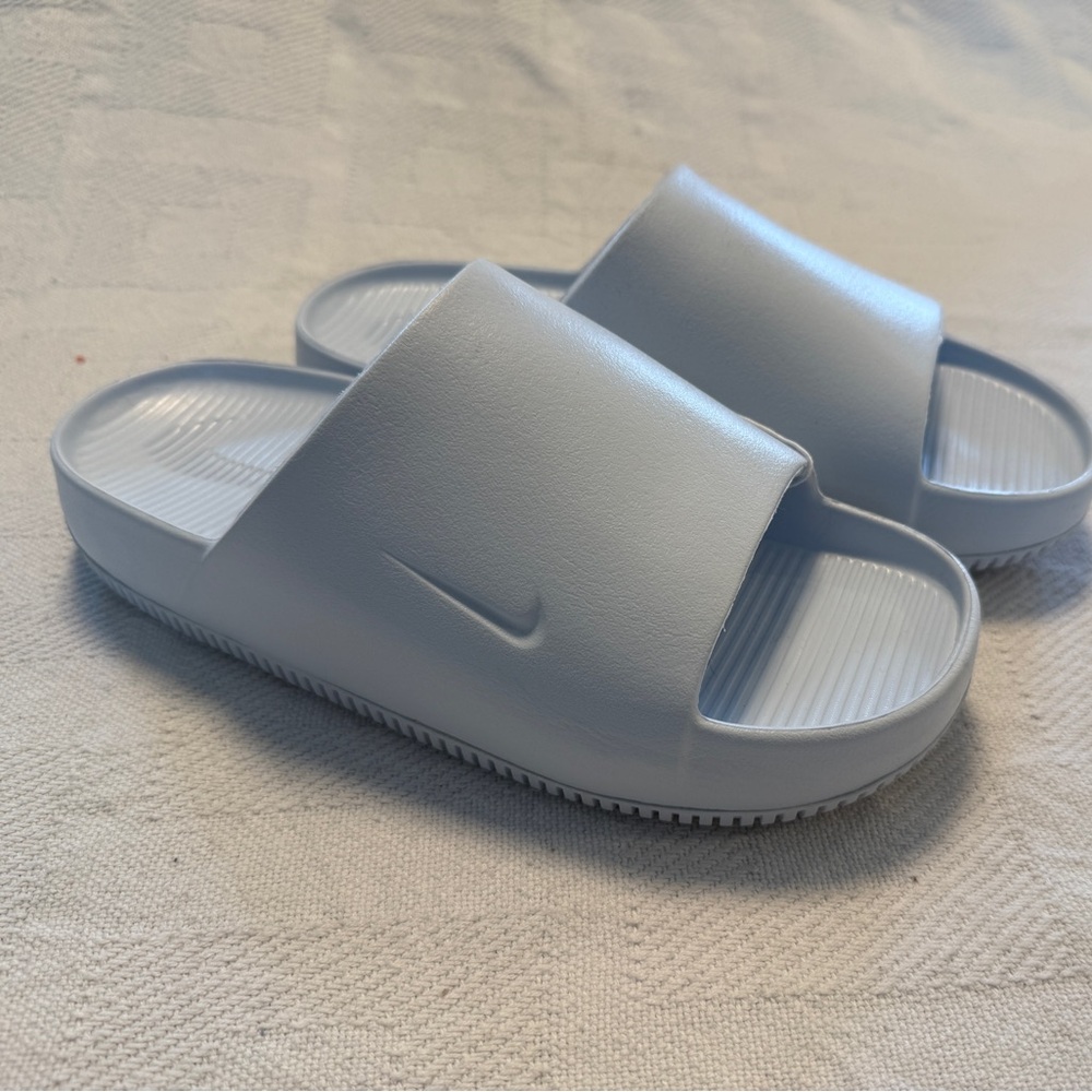 Nike Calm Slides